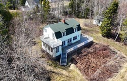 17 Route du Phare, Métis-sur-Mer, QC G0J1S0, CA, Métis-sur-Mer, Quebec G0J1S0