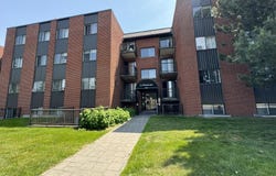 1305 Boul. Provencher, Brossard, QC J4W1Z3, CA, Brossard, Quebec J4W1Z3
