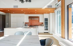 6707 Nelson Avenue 804, West Vancouver, British Columbia V7W 0A4