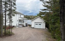 9 Ch. du Lac-Pezard, Saint-Fulgence, Quebec G0V1S0