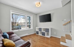 184 Rue Montcalm, Le Vieux-Longueuil, Quebec J4J2K6