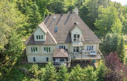 155 Rue Barnes, Mont-Tremblant, Quebec J8E 1G6