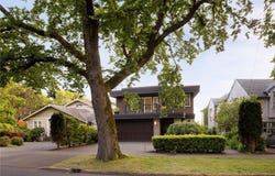 1611 Hollywood Cres, Victoria, British Columbia V8S1H8