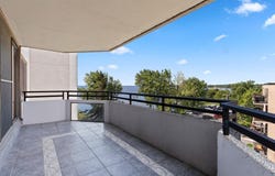 21 Chem. du Bord-du-Lac-Lakeshore, Pointe-Claire, Quebec H9S 5N3