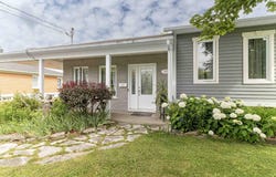 239 Rue McClure, Cowansville, QC J2K1Y1, CA, Cowansville, Quebec J2K1Y1