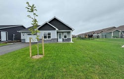 8 Elizabeth Avenue, Garlands Crossing, Nova Scotia B0N 2T0