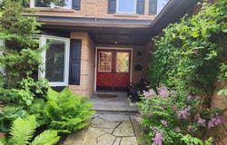 376 Selby Crescent, Newmarket, Ontario L3Y6E1
