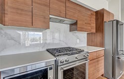 1925 Enterprise Way 412, Kelowna, British Columbia V1Y 0J8