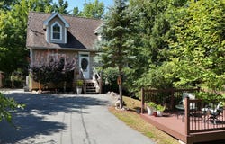 48 Pond Street, Mahone Bay, Nova Scotia B0J 2E0
