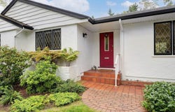 3539 Plymouth Rd, Oak Bay, British Columbia V8P 4X7