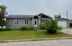 89 Rue Chambers, Sept-Îles, QC G4R4W5, CA, Sept-Îles, Quebec G4R4W5