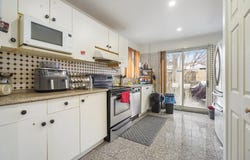 8793 Rue St-Hubert, Ahuntsic-Cartierville, QC H2M2K8, CA, Ahuntsic-Cartierville, Quebec H2M2K8