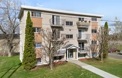 570 Rue Bernier, Valcourt - Ville, Quebec J0E2L0