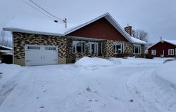 261 Rue Mistouk, Alma, Quebec G8E2J4