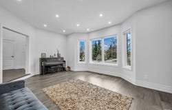 1092 Stonehaven Avenue, Newmarket, Ontario L3X1M7
