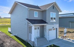 111 Crestview Boulevard, Sylvan Lake, Alberta T4S0V8