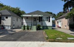 8 Culnan Avenue, Toronto, Ontario M8Z5A8