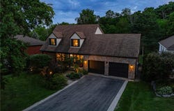 5 Mays Crescent, Waterdown, Ontario L8B0G4