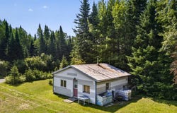 50 Ch. Cauchon, Saint-Tite-des-Caps, Quebec G0A4J0