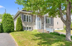 6584 Rue de Vénus, La Haute-Saint-Charles, QC G3E2K5, CA, La Haute-Saint-Charles, Quebec G3E2K5