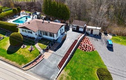 39 Rue Clairval, Clermont, Quebec G4A1B3