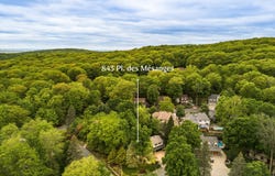843 Place des Mésanges, Saint-Bruno-de-Montarville, Quebec J3V 6E4