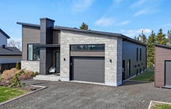 204 Rue Jeanne-Mance, Rimouski, Quebec G5L0E6