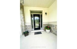 671 Langford Boulevard, Bradford West Gwillimbury, Ontario L3Z4P4