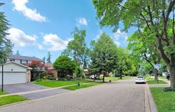 1924 Steepbank Crescent, Mississauga, Ontario L4X1T8