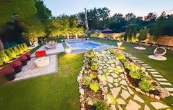 10 Yongeview Avenue, Richmond Hill, Ontario L4C7A4