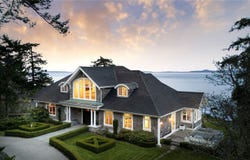 2600 Queenswood Dr, Saanich, British Columbia V8N1X5