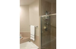 2105 - 208 Queens Quay W, Toronto, Ontario M5J2Y5