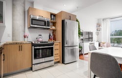 2365Z Av. Beaconsfield, Montréal, Quebec H4A2G9