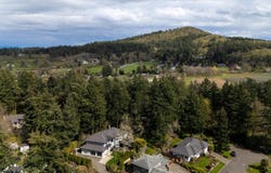 1006 Pheasantwood Pl, Saanich, British Columbia V8X4Z3
