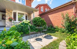 325 Harrowsmith Drive, Mississauga, Ontario L5R1P9