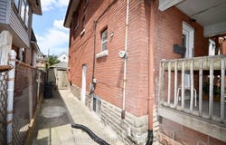 24 Spadina Avenue W, Hamilton, Ontario L8M2W9