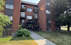 1305 Boul. Provencher, Brossard, QC J4W1Z3, CA, Brossard, Quebec J4W1Z3