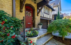 17 King Georges Road, Toronto, Ontario M8X 1K7