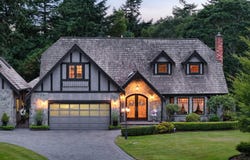 2773 Arbutus Rd, Saanich, British Columbia V8N5X8