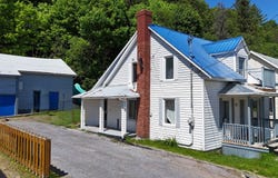 114 Rue Lapointe, Clermont, Quebec G4A1J2