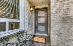 39 Aranka Court, Richmond Hill, Ontario L4C7V2