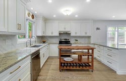 393 Vanden Bergh Boulevard, Newmarket, Ontario L3Y7Z8