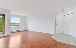 200 Rue Vaudry, Sainte-Thérèse, QC J7E5E7, CA, Sainte-Thérèse, Quebec J7E5E7