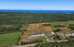 270 4e Rang O., Saint-Anaclet-de-Lessard, Quebec G0K1H0