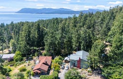 3705 Signal Hill Rd, Pender Island, British Columbia V0N 2M0