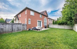 122 Spring Azure Crescent, Oakville, Ontario L6L6V8