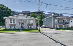886 Rue Laviolette, Saint-Jérôme, Quebec J7Y2W4