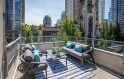TH1237 Richards Street, Vancouver, British Columbia V6B 3G3