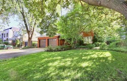 89 Yonge Boulevard, Toronto, Ontario M5M3G8