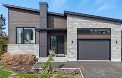 204 Rue Jeanne-Mance, Rimouski, Quebec G5L0E6